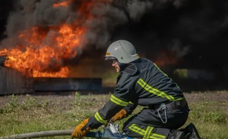 В Одеській області ліквідували пожежу на зернових складах