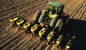 Deere & Co. среди компаний, которые могут наиболее сильно пострадать из-за «тарифов Трампа»