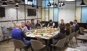 Мета Ukrainian Food Valley - обЦель Ukrainian Food Valley - объединить управленцев, причастных к Agri&Food, которые готовы и способны перейти на новый способ мышления и действий: от лобовой конкуренции к сотрудничеству'єднати управлінців, причетних до Agri & Food, які готові і здатні перейти на новий спосіб мислення і дій: від лобової конкуренції до співпраці