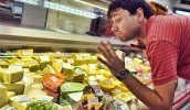 Українців закликають готуватися до підвищення вартості продуктів. Найближчим часом виростуть ціни на яблука, яйця, овочі і м'ясо