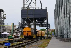 Агроекспорт автотранспортом зріс, залізниця і море – без змін
