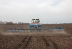 Україна розпочала сівбу озимих зернових, але посуха уповільнює процес