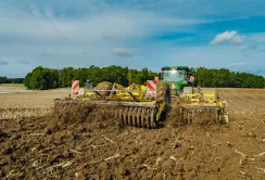 BEDNAR ПРЕЗЕНТУВАВ ОНОВЛЕНУ ВАЖКУ ДИСКОВУ БОРОНУ ATLAS AO_PROFI GEN II