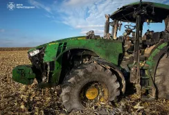 На Чернігівщині під час польових робіт здетонував російський БпЛА: двоє загиблих, пошкоджена техніка