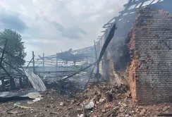 Російський обстріл на Чернігівщині: загинула працівниця ферми, тракторист у важкому стані