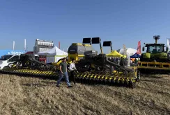 Компанія ЛАН та BEDNAR представили на «АГРО Тернопіль» ряд рішень для обробітку ґрунту, сівби та внесення добрив