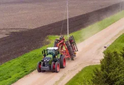 AGCO випустила популярний культиватор у складаному варіанті