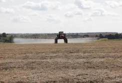 До українських агрогосподарств надійшло 40% необхідного обсягу ЗЗР