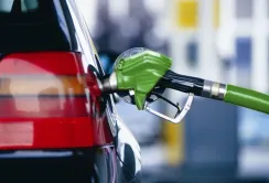 У Франції збільшується продаж бензину, що містить до 85% етанолу