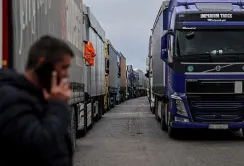 Блокада пунктів пропуску: в бік Польщі рух вантажівок зупинено