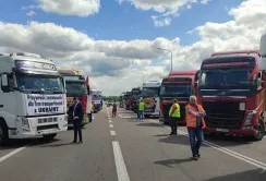 Україна проведе переговори з Польщею та ЄС щодо блокування пунктів пропуску