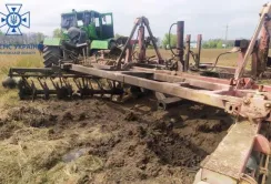 На Чернігівщині на міні підірвався трактор