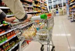Ціни на продукти: що дорожчає, а що дешевшає в Україні