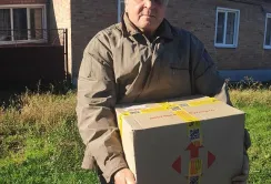 Майже 800 самотніх літніх людей в прифронтових регіонах України отримали продукти харчування за підтримки Corteva Agriscience та GlobalGiving
