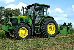 Американці зламують трактори John Deere за допомогою українських хакерів