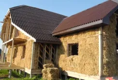 В Україні стали модними будинки із соломи