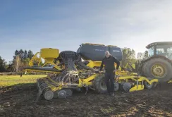 Strip-till та внесення добрив: ефективне рішення для полів