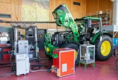 John Deere розробляє двигун, що працює на різних видах палива