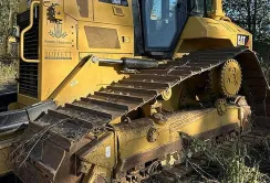 Фермери та громади зможуть безоплатно отримати бульдозери від фонду «Жнива Перемоги» для ліквідації наслідків бойових дій
