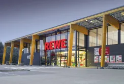 Одна з найбільших німецьких мереж відмовиться від пластикової упаковки
