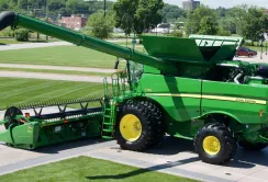 Комбайни John Deere S 700 виходять на європейський ринок