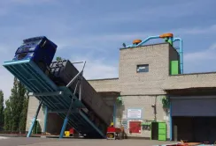 «Куліндорівський КХП» зберігає зернові, переробляє їх на комбікорм і борошно