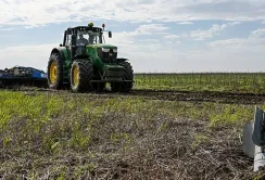 Кабмін пропонує в наступному році зменшити компенсацію за розмінування сільгоспземель
