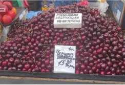 В Білорусі продають крадені херсонські помідори та мелітопольську черешню