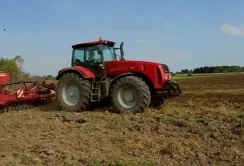 Хто реєструватиме сільгосптехніку?