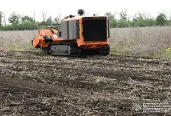 На Харківщині випробовують машину механізованого розмінування PT-300 D:MINE
