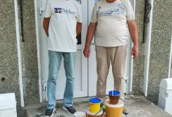 Пасічники Печеніжинської громади передали на фронт 50 л меду