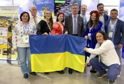 Українські бджолярі беруть участь в найбільшому медовому конгресі світу