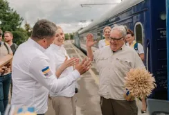 Мільярдер за кермом комбайна