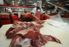 З м'ясопереробки йдуть крупні виробники, - експерт