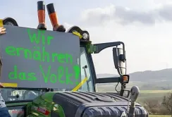 Німецькі фермери заблокували віце-канцлера
