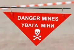 На Херсонщині на вибухівці, залишеній російськими окупантами, підірвався трактор