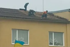 Одеський фермер за тиждень відремонтував дах школи