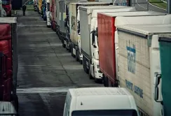 Кількість вантажівок на кордоні з Польщею збільшилась до 4000