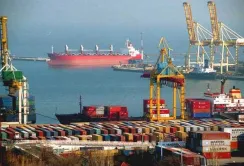 До квітня портові збори повинні бути знижені, - В. Омелян