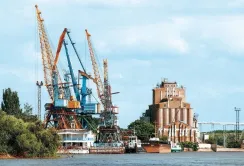 Україна відновила імпорт добрив через морські порти