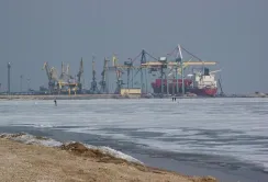 Росія продовжує незаконний експорт українського збіжжя через порти Маріуполя та Бердянська