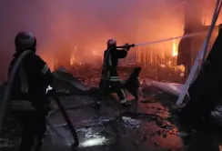 Внаслідок нічної атаки ворога пошкоджено зерновий і олійний термінал в Одесі