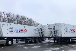 Україна отримала від США 16 причепів-зерновозів