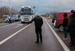 Єврокомісар подякував за забезпечення продовольчої безпеки фермерам, які блокують український кордон