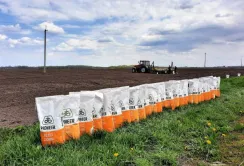 Corteva Agriscience безкоштовно передала насіння постраждалим від війни фермерам України