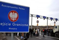 Відновлено рух вантажівок на двох пунктах пропуску