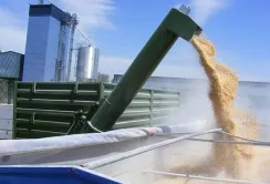 Україна потребує додатково $1 млрд для розширення страхування експорту зерна, – міністр