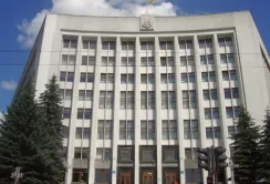 Сонячні батареї на даху ОДА – Тернопіль бореться за незалежність
