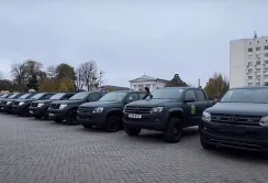 Учасники ВАР передали на фронт ще 13 автомобілів