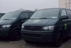 Учасники ВАР передали військовим чергову партію автомобілів